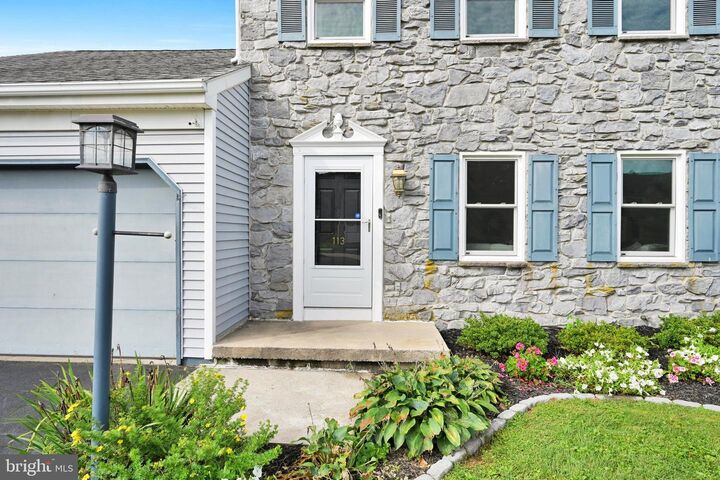 Property Photo: 113 Laurie Lane PA 17543