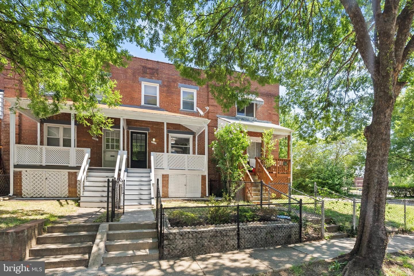 Property Photo: 342 Wesmond Drive VA 22305