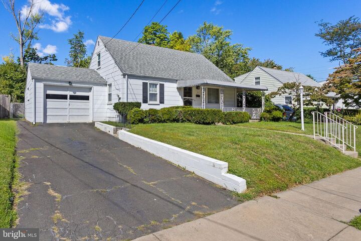 Property Photo:  6 Weston Road  NJ 08618 