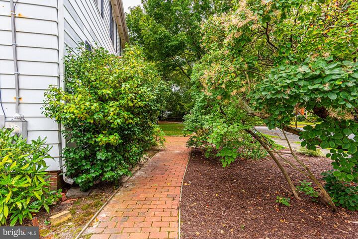 Property Photo:  716 Parkway Circle  MD 21804 