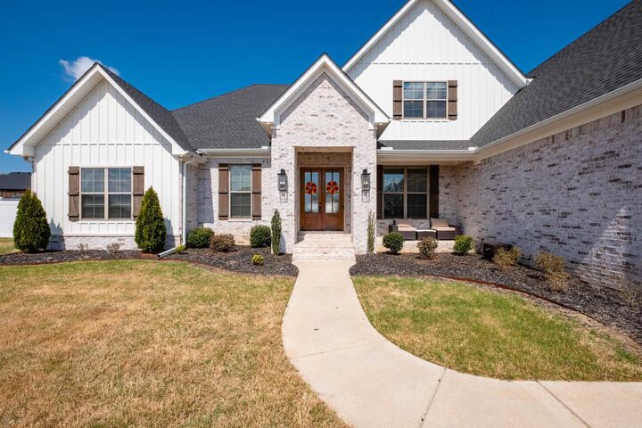 Property Photo:  19 Morris Court  AR 72058 