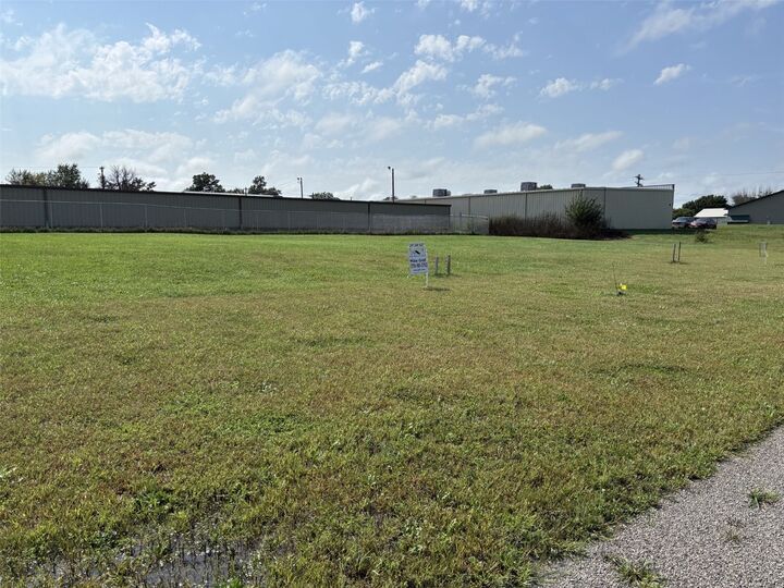 Property Photo:  193 William Way  IA 52315 