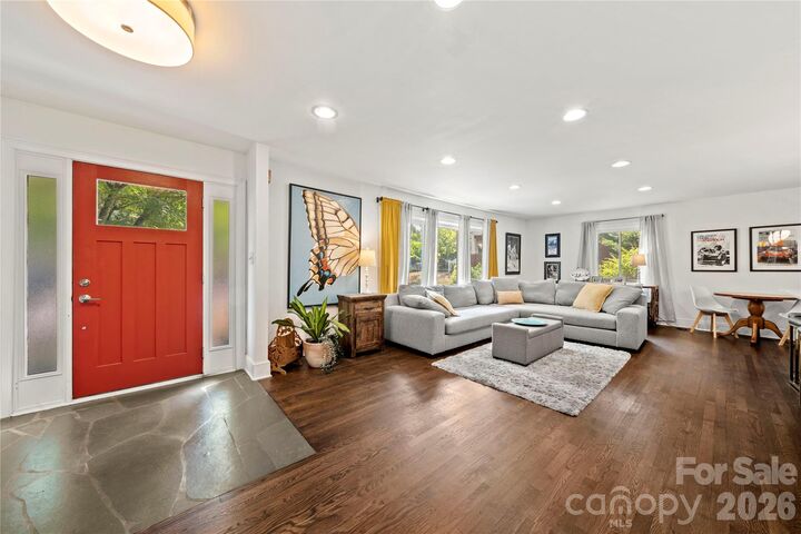 Property Photo:  1206 Hollow Tree Court  NC 28226 