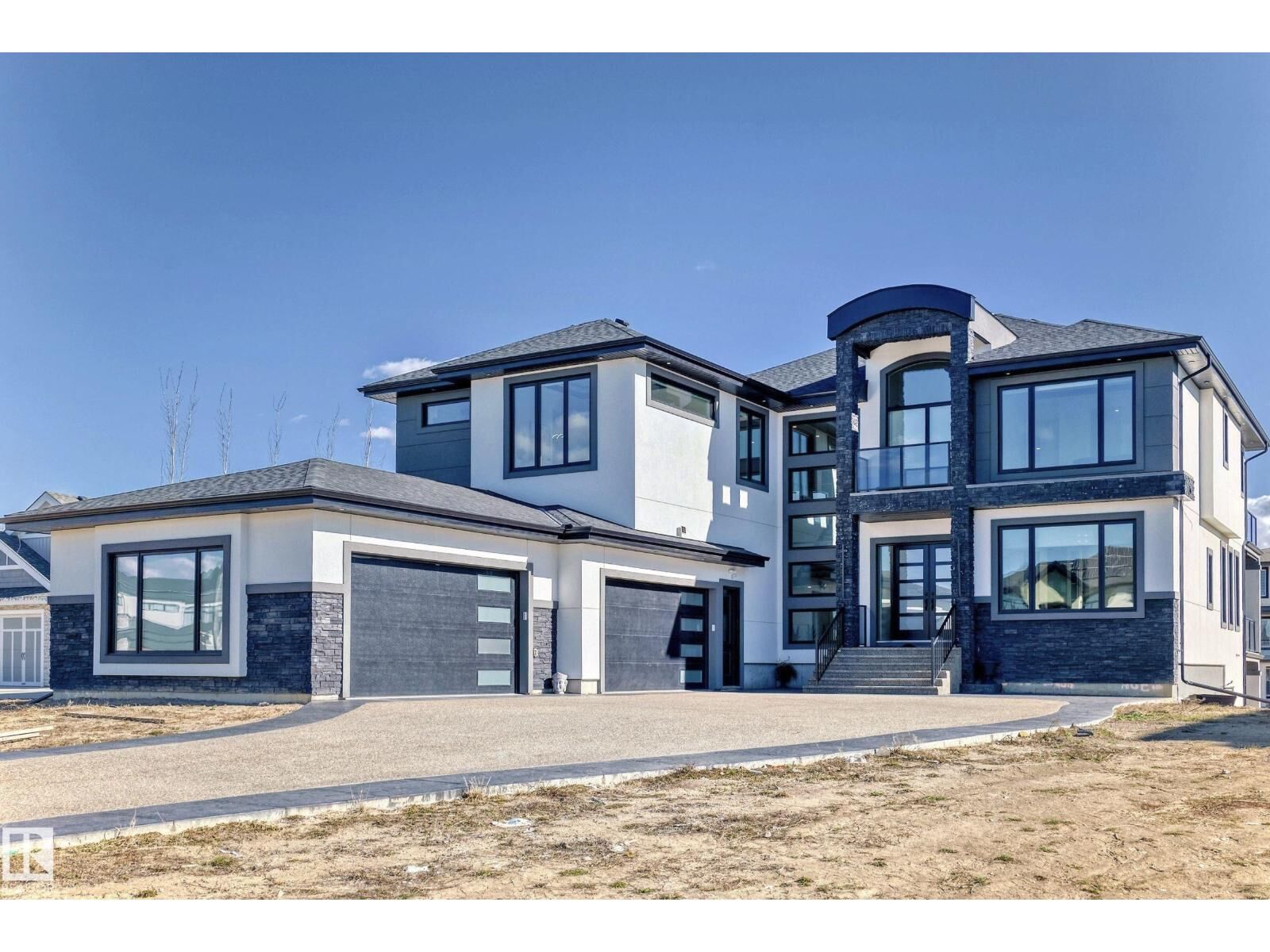 Photo de la propriété:  #202 53213 Rge Road 261 A  AB T7Y 1A7 