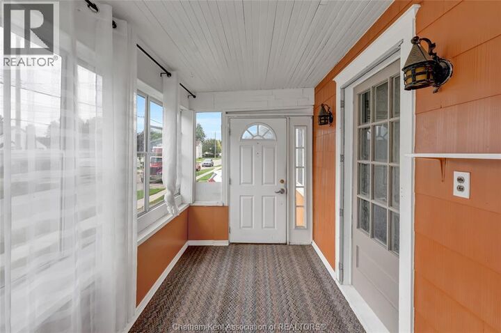 Property Photo:  121 Cornhill Street  ON N7L 1M9 