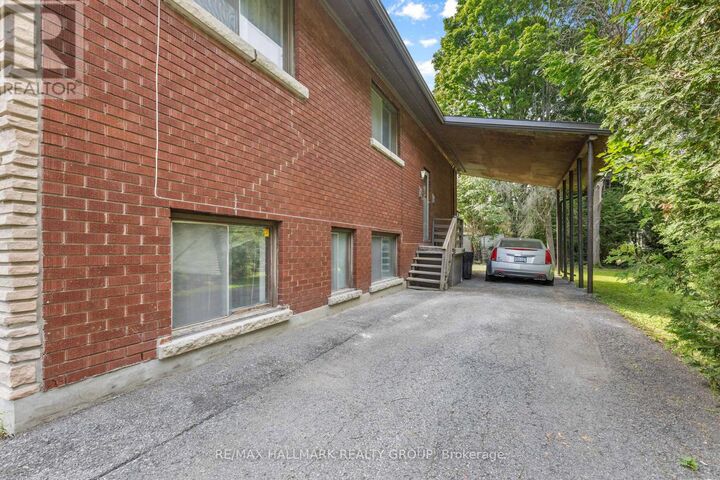 Property Photo: 492 Vernon Avenue ON K1K 1A6