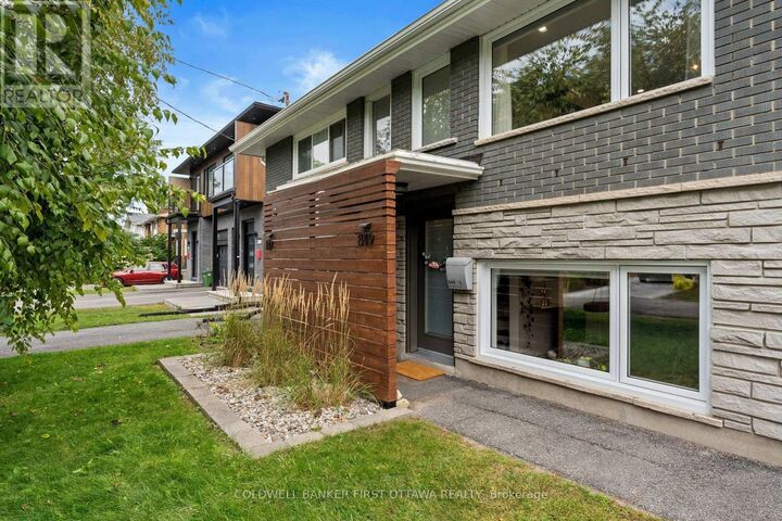Photo de la propriété: 849 Maplewood Avenue ON K2B 5V4