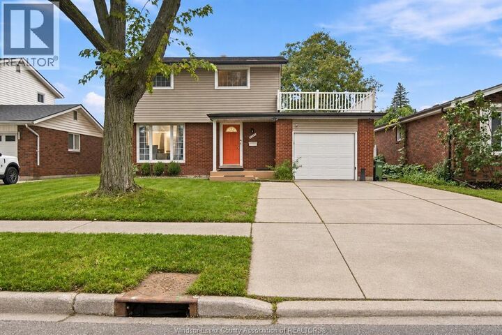 Property Photo:  2547 Rivard Avenue  ON N8T 2H4 