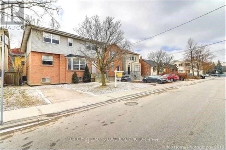 Property Photo: 527 Glengarry Avenue Bsmt 2 ON M5M 1G2