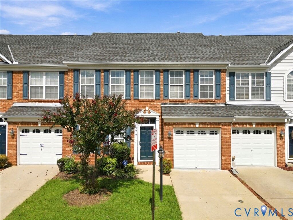 Property Photo:  3919 Dominion Townes Circle  VA 23223 