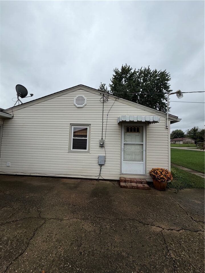 Property Photo: 300 Maple Ave OH 45005