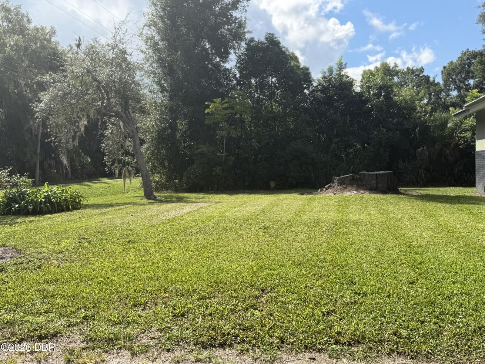 Property Photo:  662 N Volusia Avenue  FL 32180 