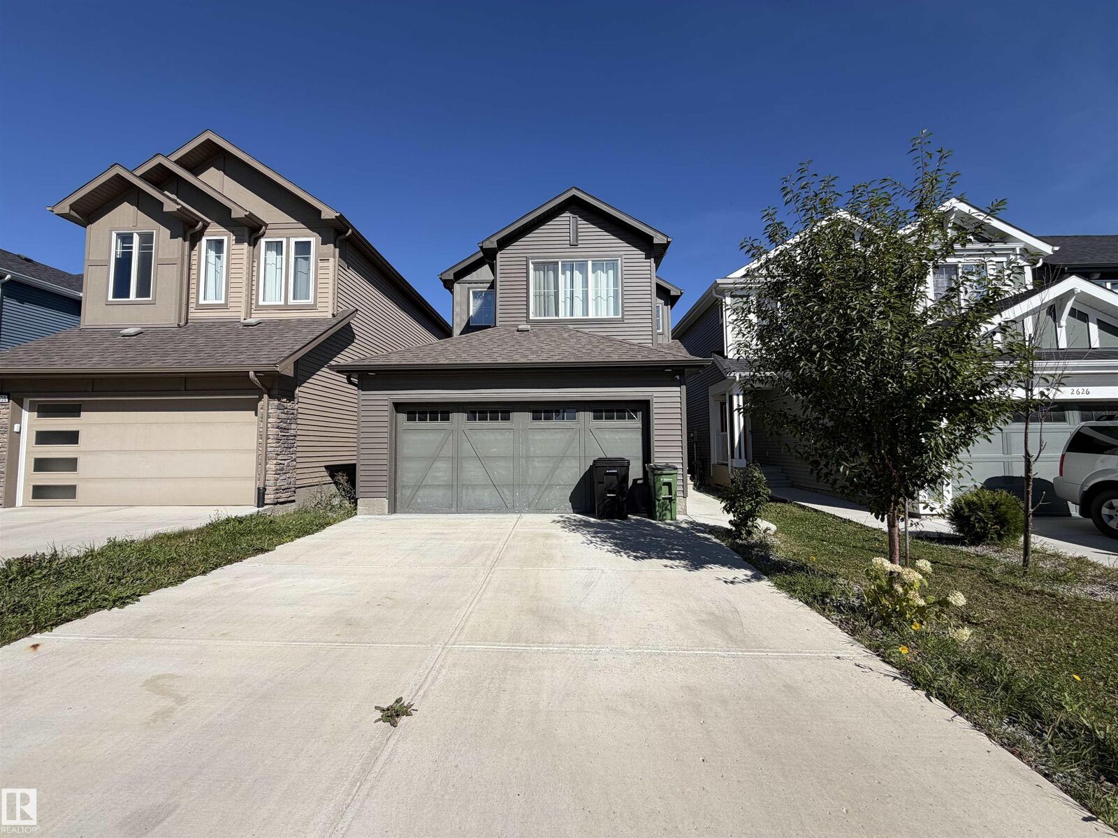 Property Photo:  2628 Donaghey Crescent SW  AB T6W 4T2 