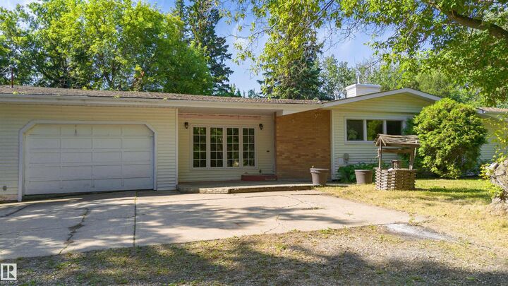 Property Photo: 52349 Rge Road 233 61 AB T8B 1C8