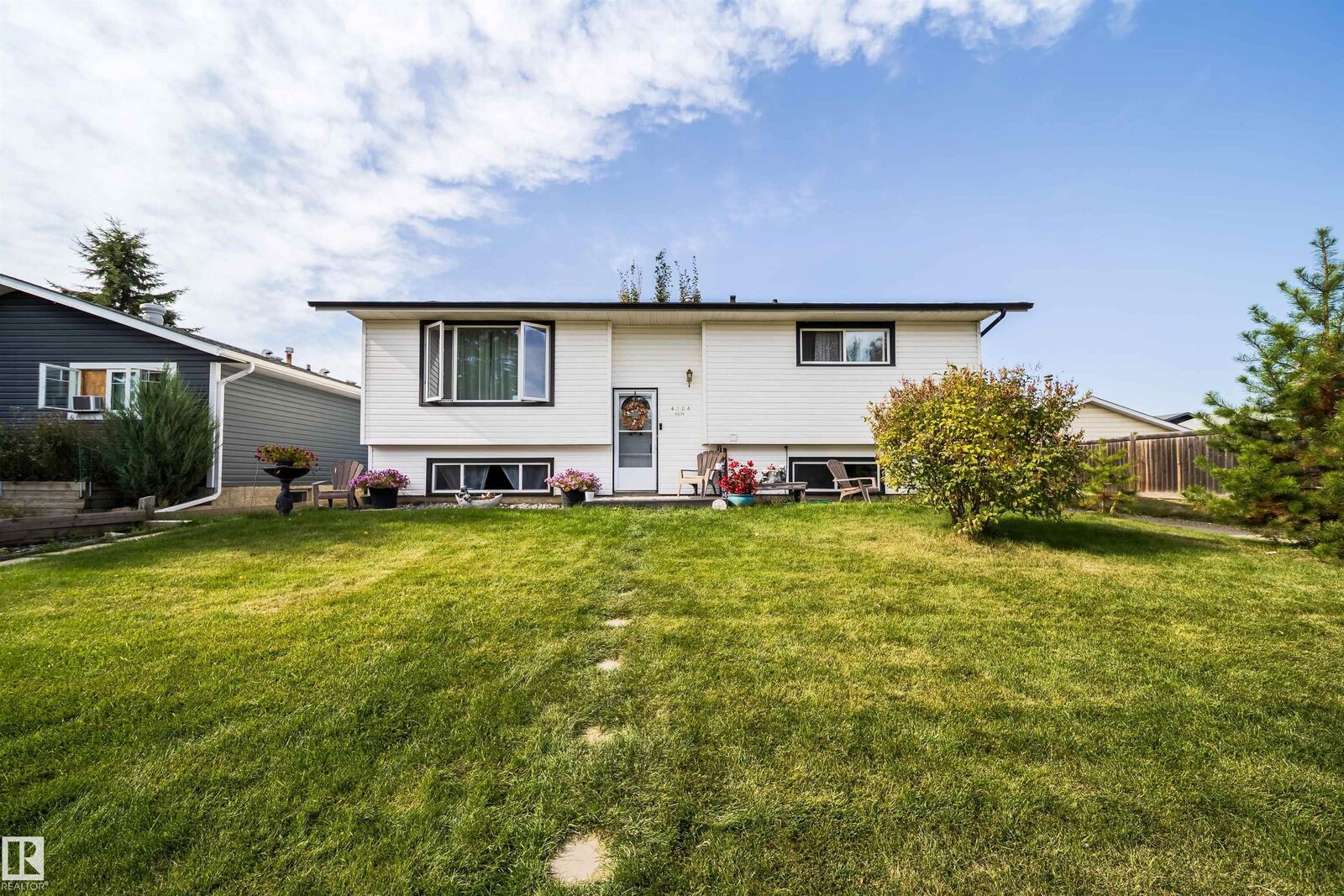 Photo de la propriété: 4104 44 Street AB T7Z 1J6