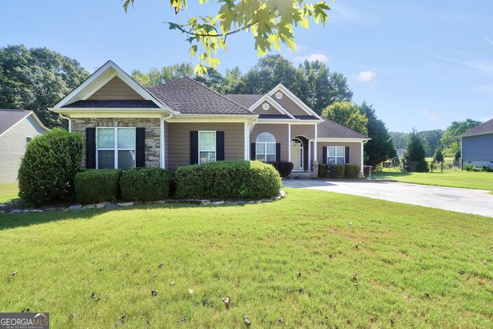 Property Photo: 1004 Maddox Court GA 30224