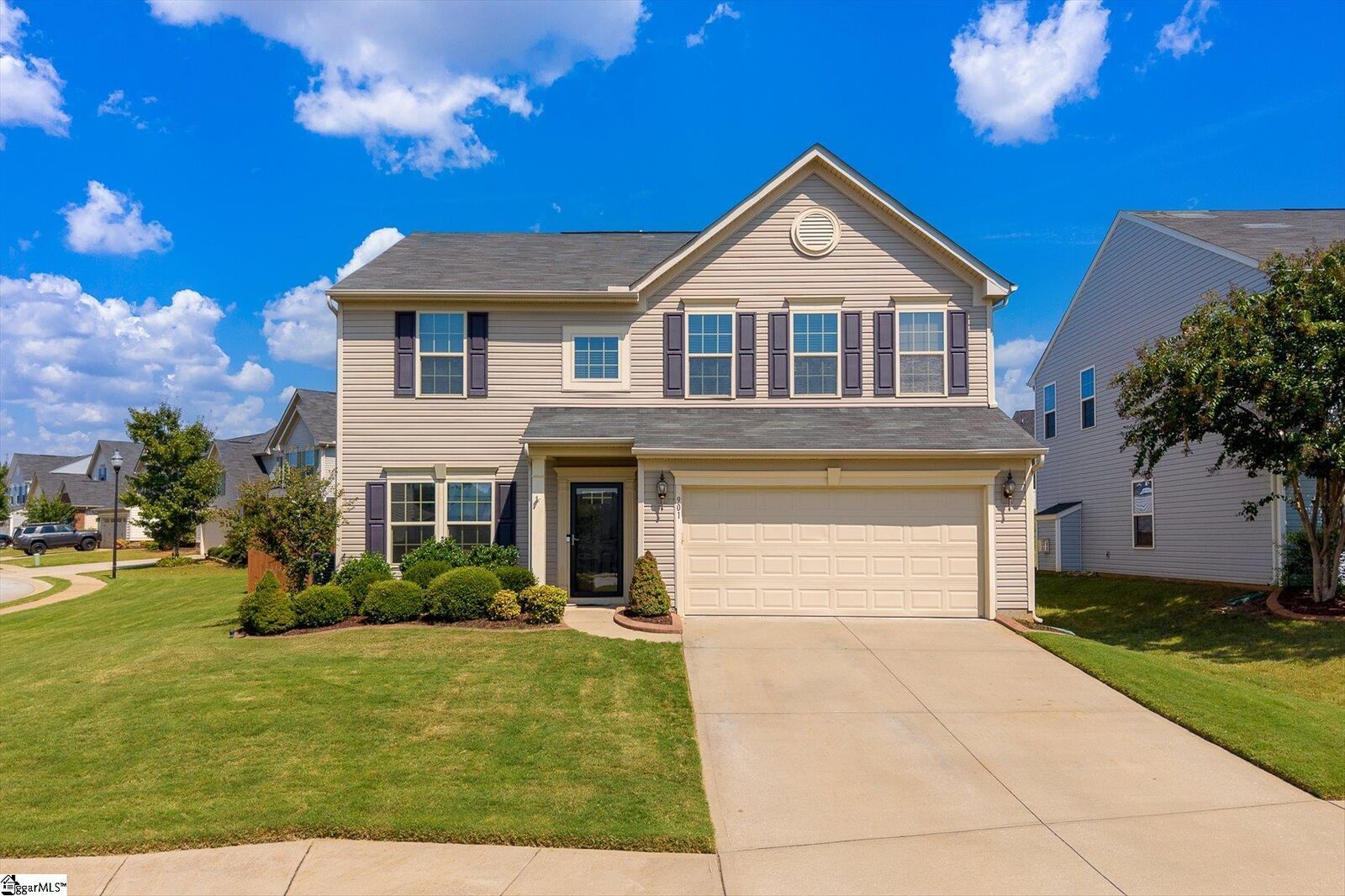Property Photo: 901 Deephallow Place SC 29651-7313