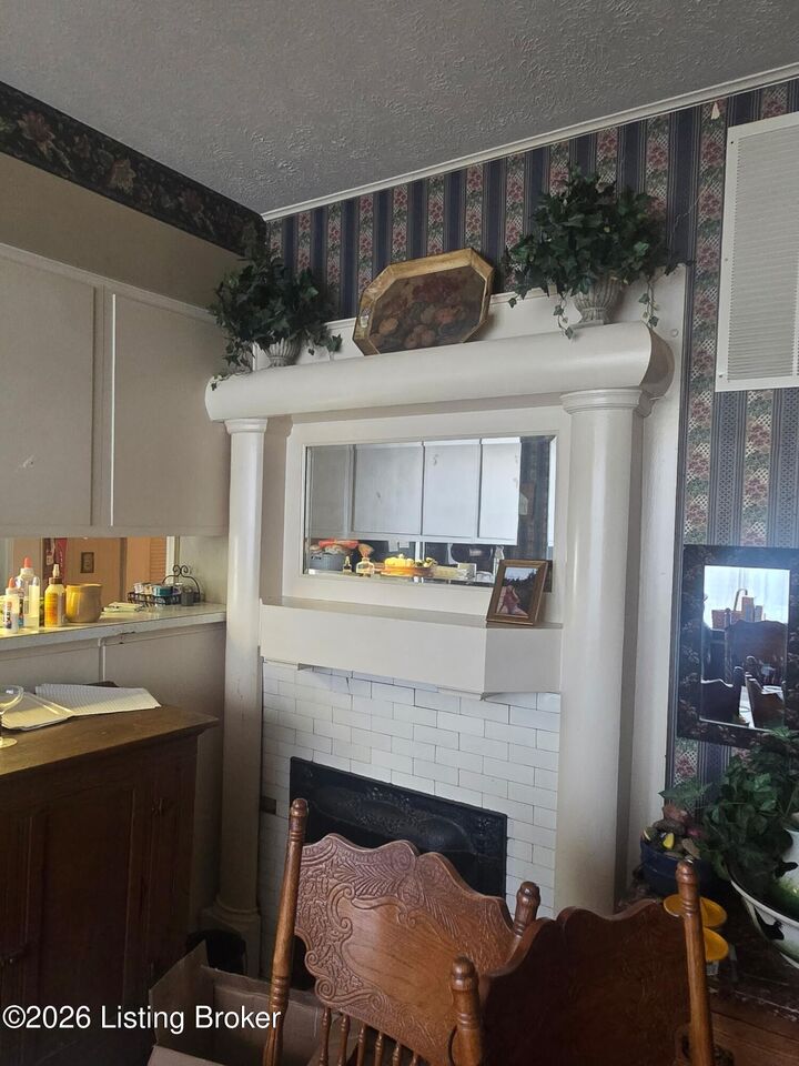 Property Photo:  927 Bland Ave  KY 40065 