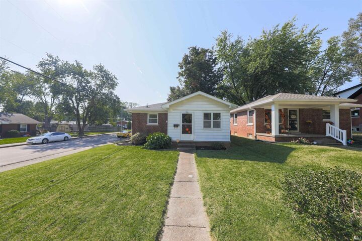Property Photo: 2121 E Virginia Street IN 47711