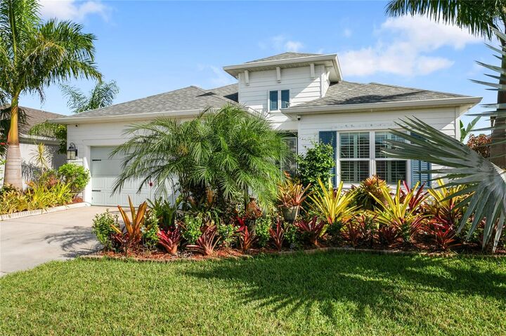 Property Photo:  10625 Falling Leaf Court  FL 34219 