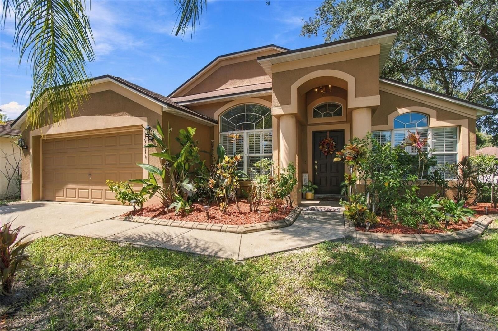 Property Photo: 19014 Silverbrook Drive FL 33647