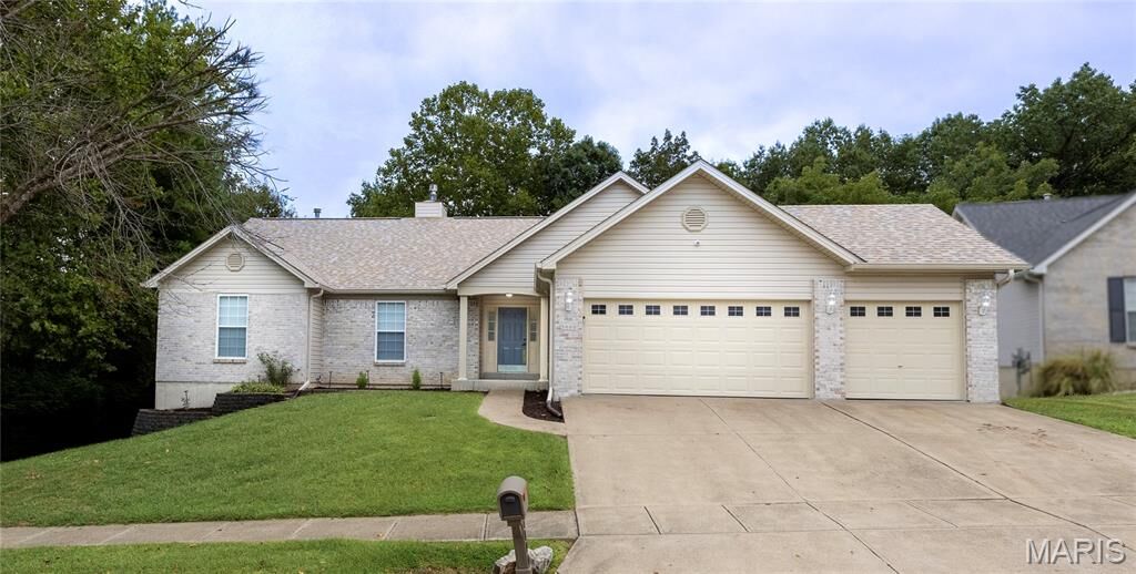 Property Photo:  5000 Annette Drive  MO 63052 