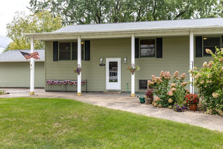 Property Photo: 1550 Main St WI 54650