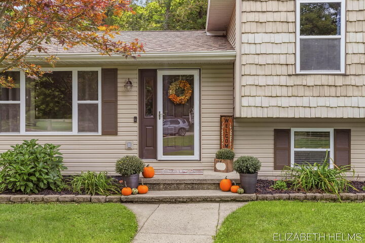 Property Photo: 104 Glenn Street MI 49010