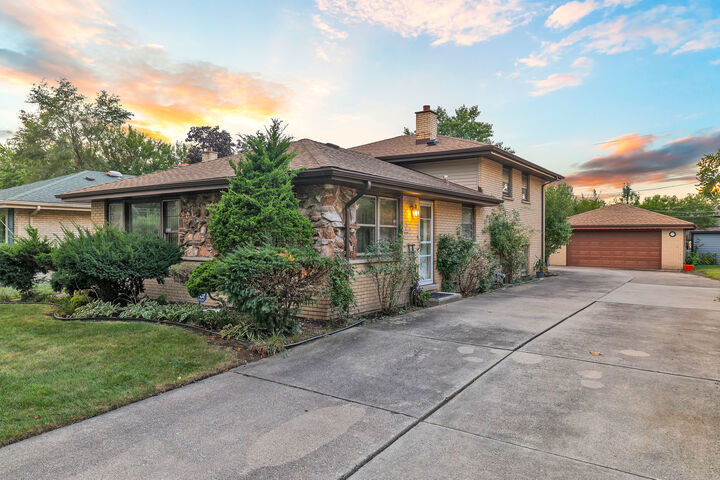 Property Photo: 10220 S Kostner Avenue IL 60453