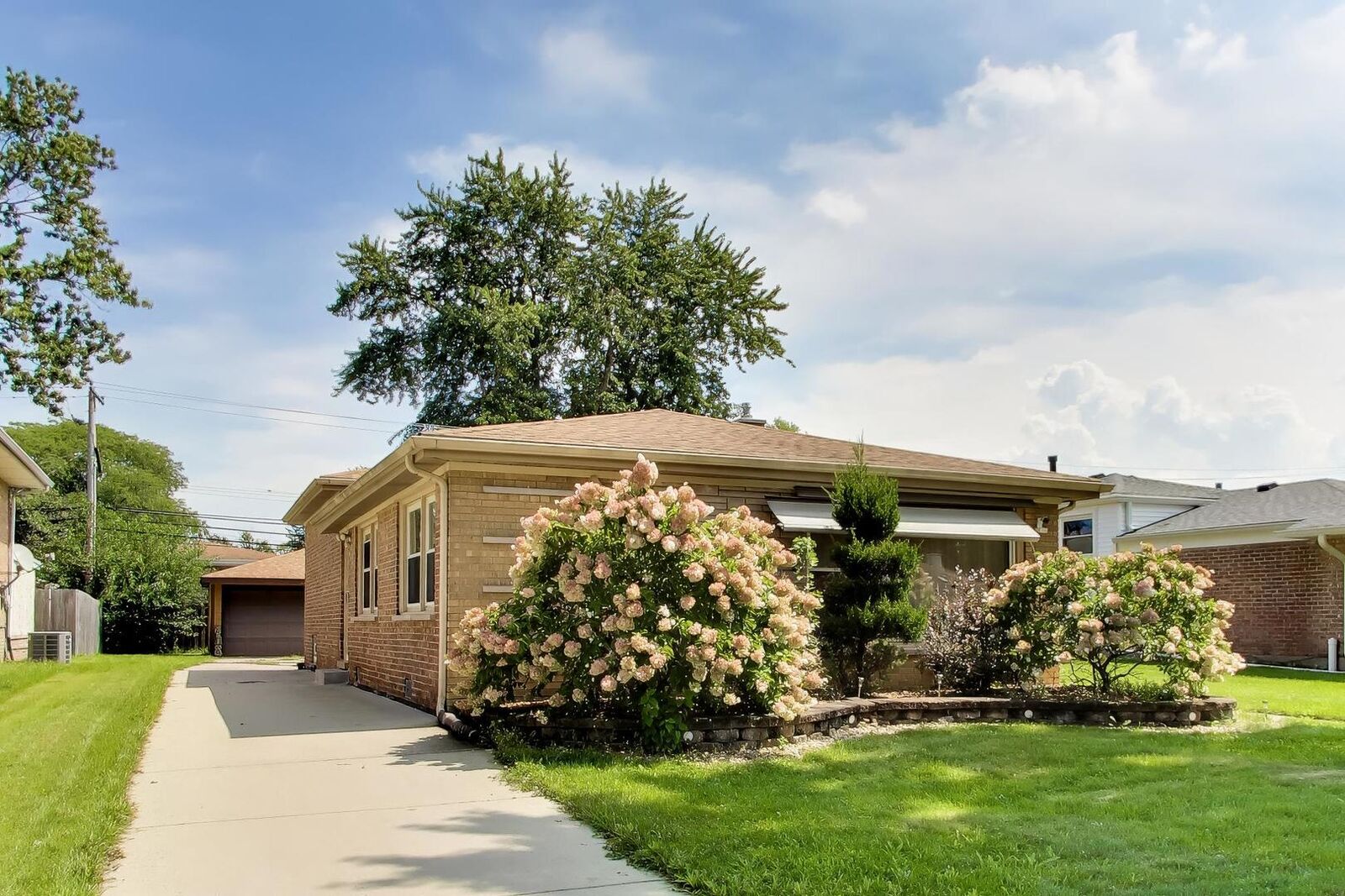 Property Photo: 15535 University Avenue IL 60419