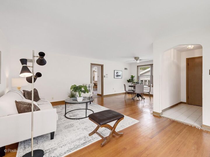 Property Photo: 1532 Cleveland Avenue IL 60526
