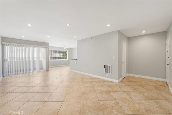 Property Photo: 5328 Newcastle Avenue 54 CA 91316