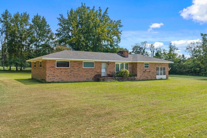 Property Photo:  2000 County Road 259  AL 35633 