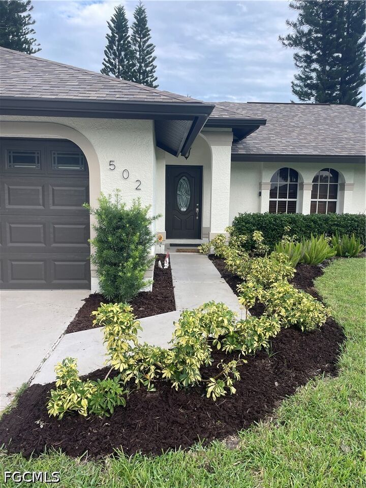 Property Photo:  502 Elaine Avenue N  FL 33971 