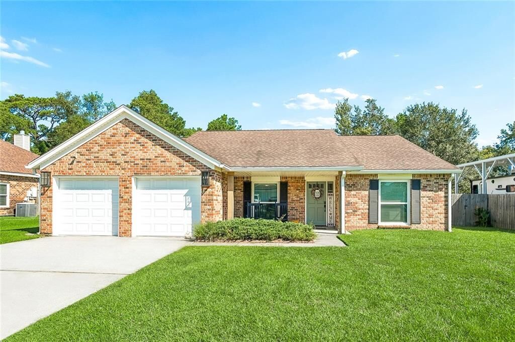 Property Photo:  3012 E Meadow Lake Drive  LA 70461 