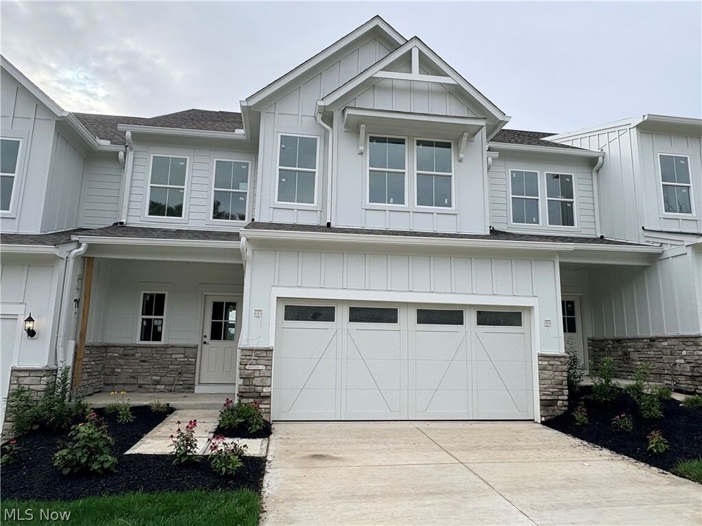 Property Photo: 20 Lake Como Court OH 44022