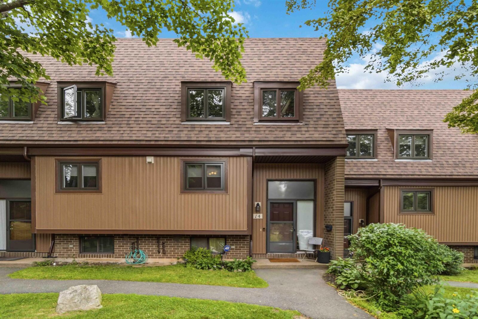 Property Photo: 14 Hanover Court NS B3M 3K6