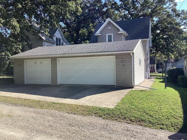 Property Photo:  709 Minnesota Avenue  MN 56007 