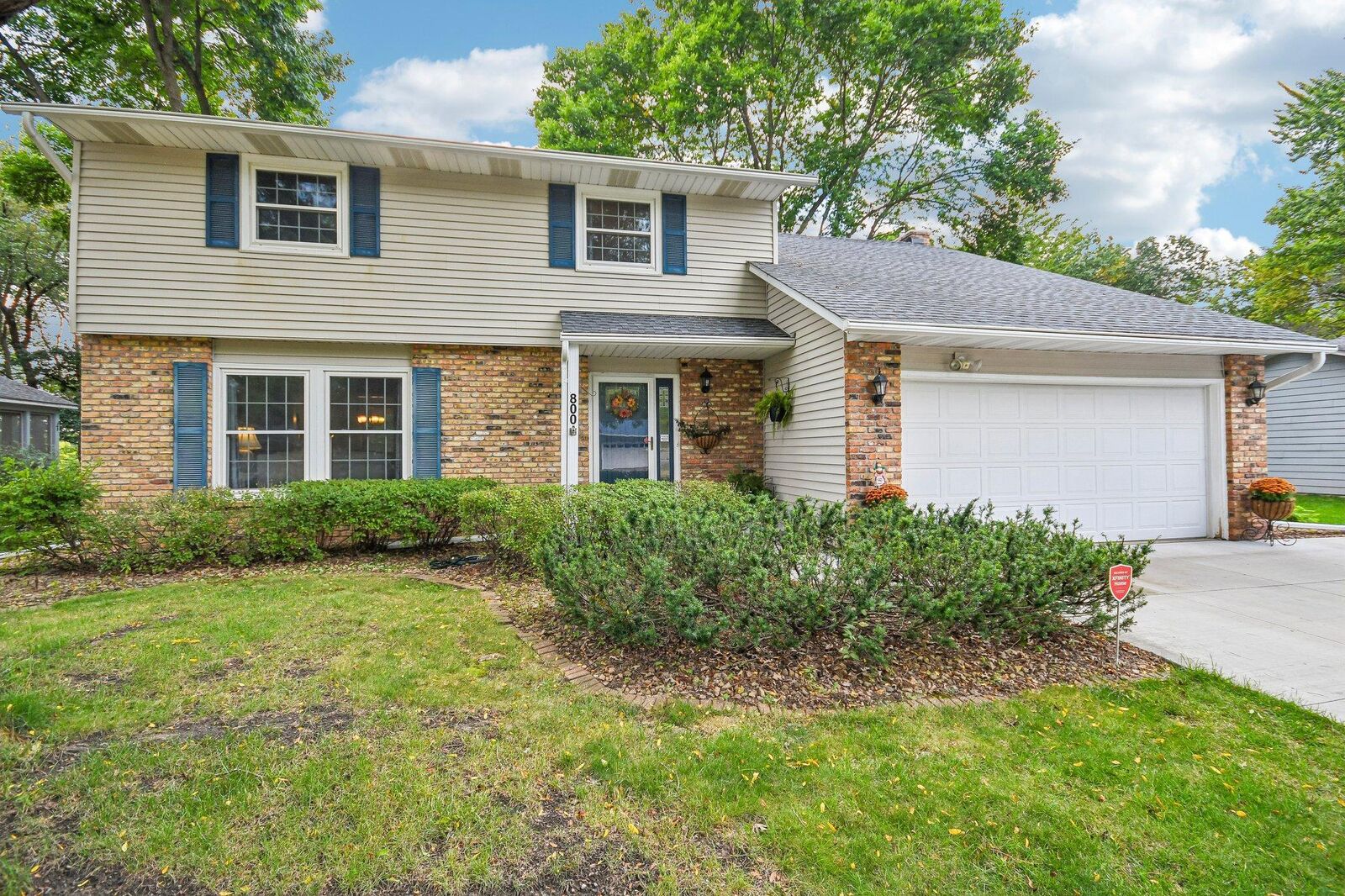 Property Photo:  800 Nightingale Boulevard  MN 55082 