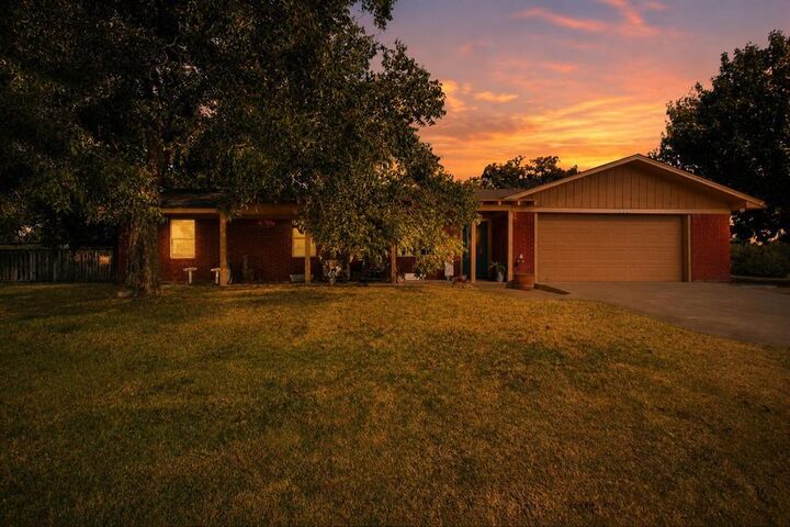 Property Photo: 311 Dennis Road TX 76462