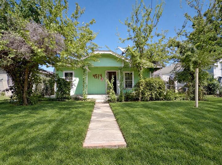 Property Photo: 4514 Spring Garden Street TX 75215