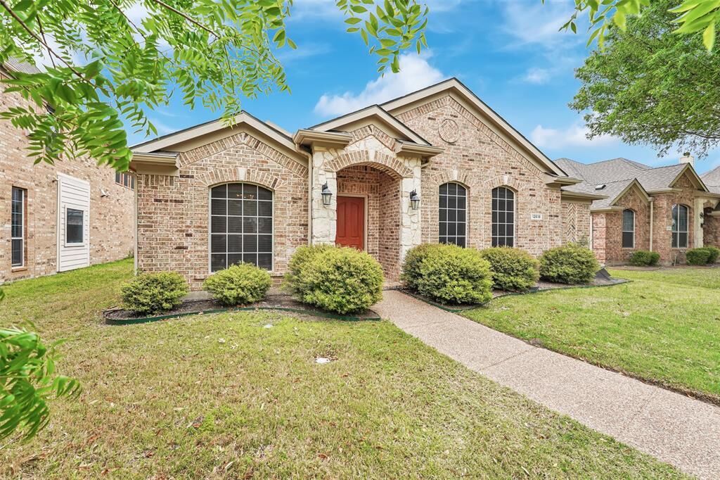 Property Photo:  12618 Red Hawk Drive  TX 75033 
