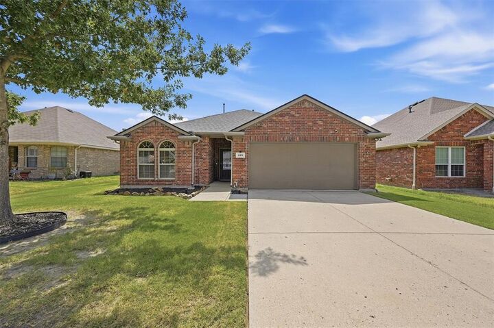 Property Photo: 409 Bryn Mawr Lane TX 75495
