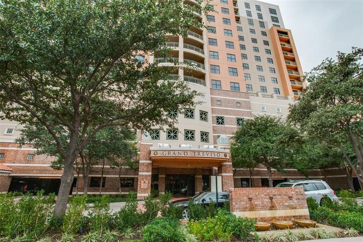 Property Photo: 330 Las Colinas Boulevard E 924 TX 75039