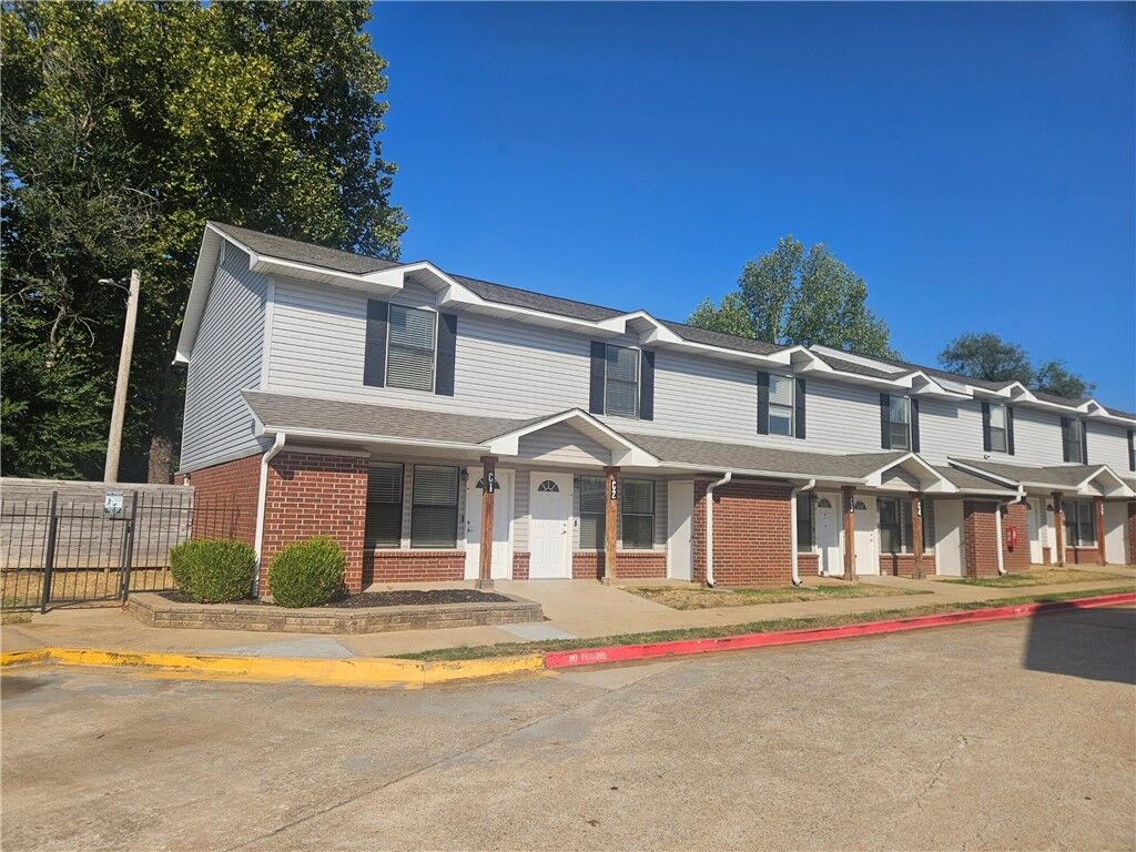 Property Photo: 1301 E Central Avenue H-06 AR 72712