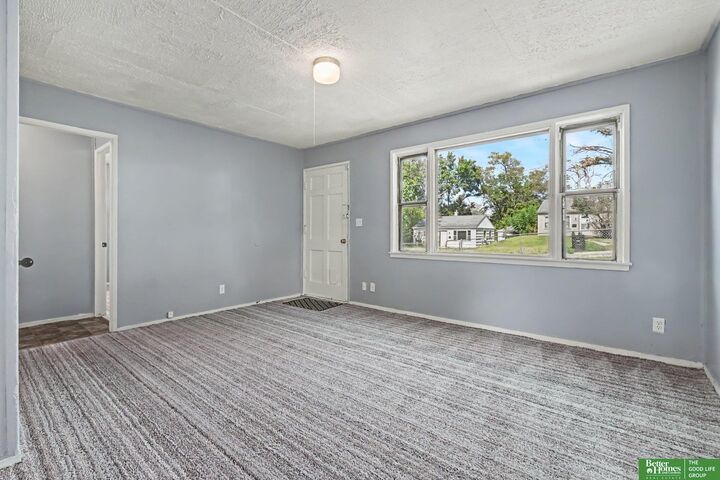 Property Photo:  2214 N 39 Street  NE 68111 