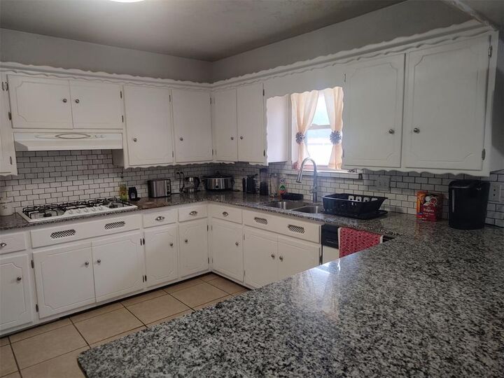 Property Photo:  1625 SW 70th Street  OK 73159 