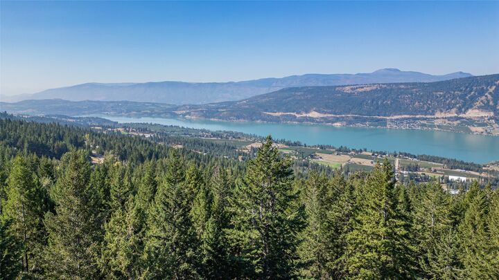 Photo de la propriété:  6051 Oyama Lake Road  BC V4V 2C9 