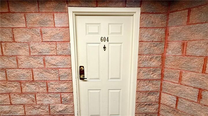 Property Photo:  5 Mill Pond Court 604  ON N3Y 5J6 
