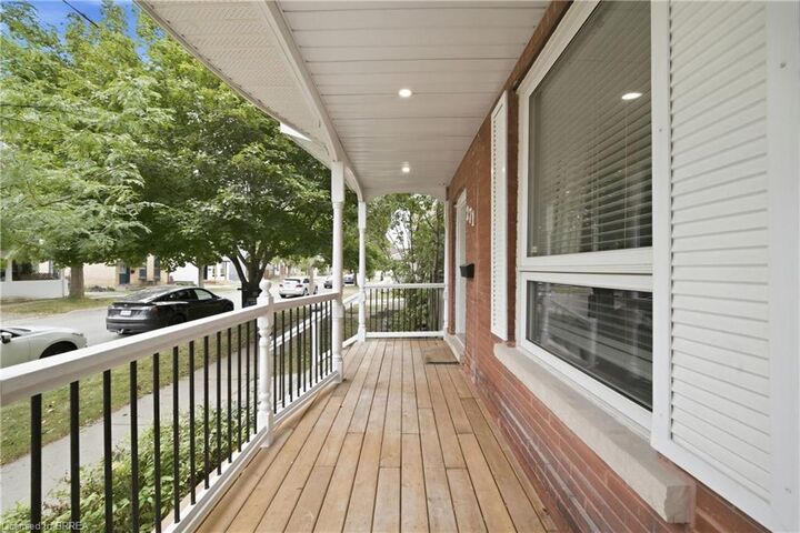 Property Photo: 271 Park Avenue ON N3S 5K8